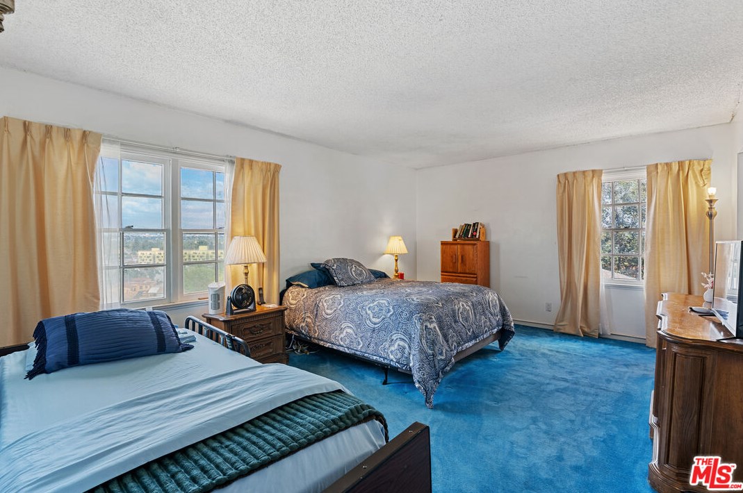 3639 Northland Dr, Los Angeles CA  90008-4419 exterior