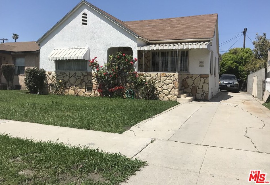 625 77th St, Los Angeles, CA 90001-2812