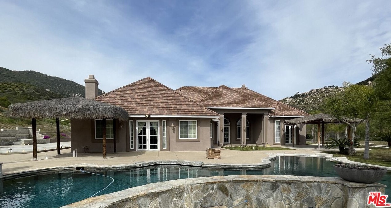 45011 Vuelta Grande Rd, Temecula, CA 92590
