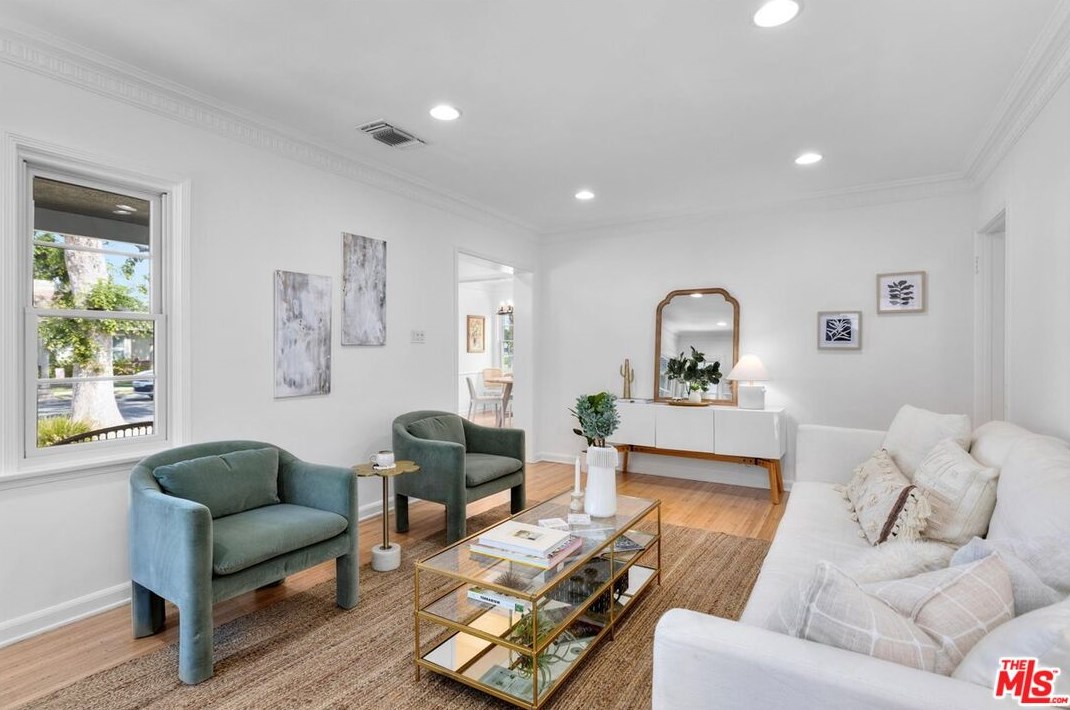 11020 Braddock Dr, Los Angeles CA  90230-4213 exterior