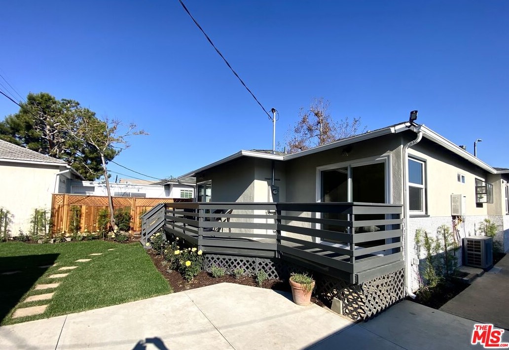 3951 Coolidge Ave, Los Angeles CA  90066-5007 exterior
