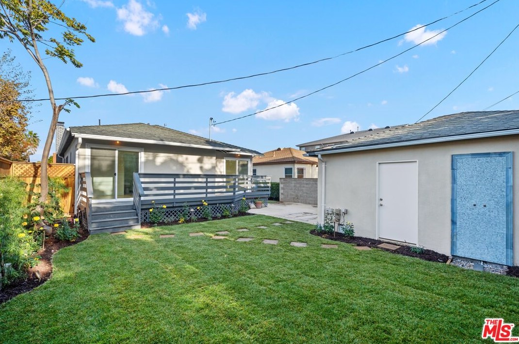 3951 Coolidge Ave, Los Angeles CA  90066-5007 exterior