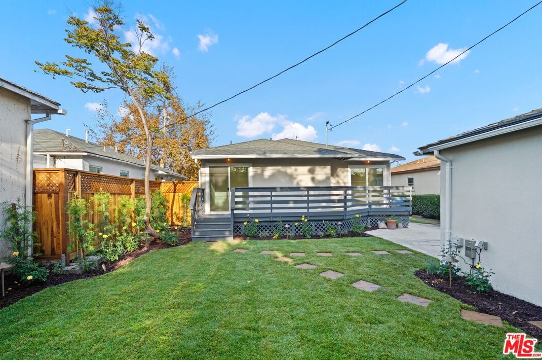 3951 Coolidge Ave, Los Angeles CA  90066-5007 exterior