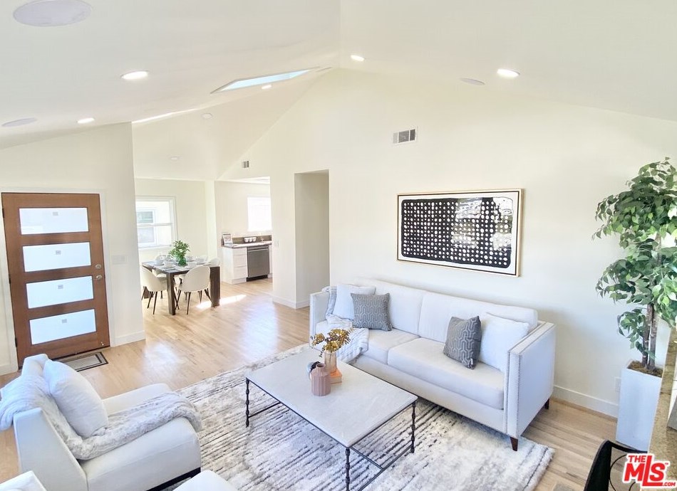 3951 Coolidge Ave, Los Angeles CA  90066-5007 exterior