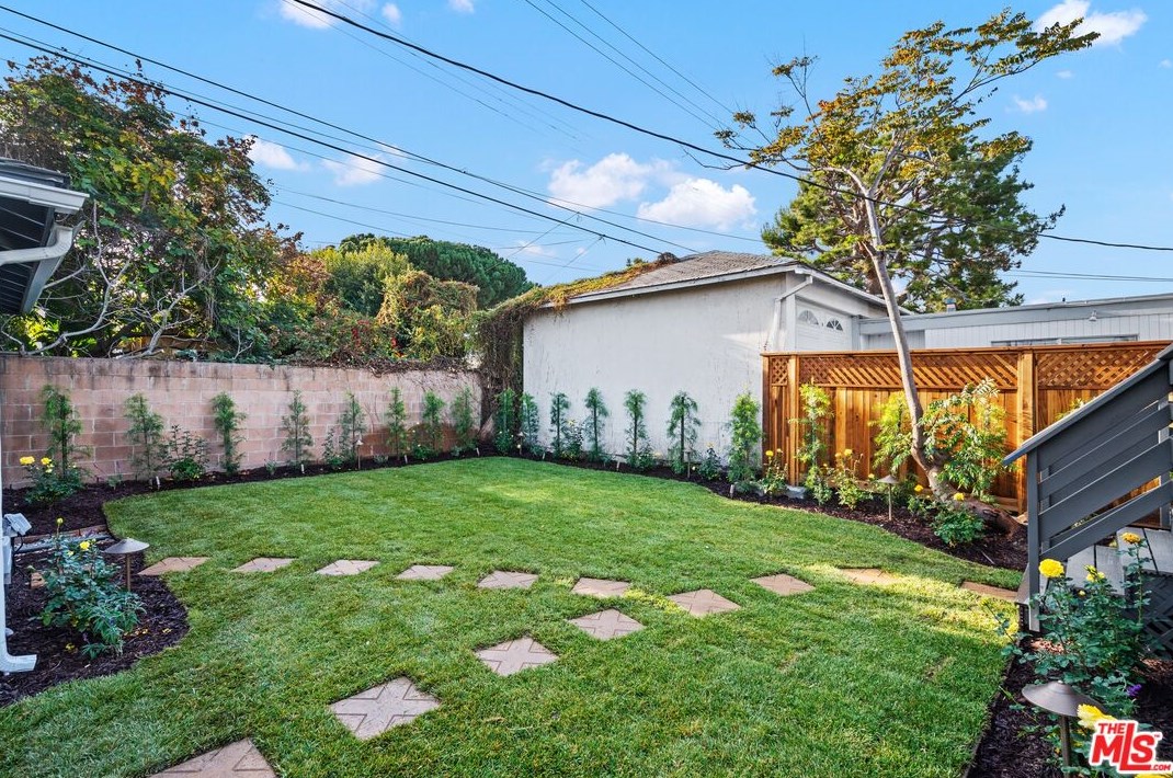3951 Coolidge Ave, Los Angeles CA  90066-5007 exterior