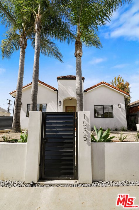 1535 Ellsmere Ave, Los Angeles CA  90019-3825 exterior