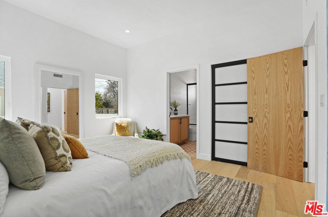 1535 Ellsmere Ave, Los Angeles CA  90019-3825 exterior