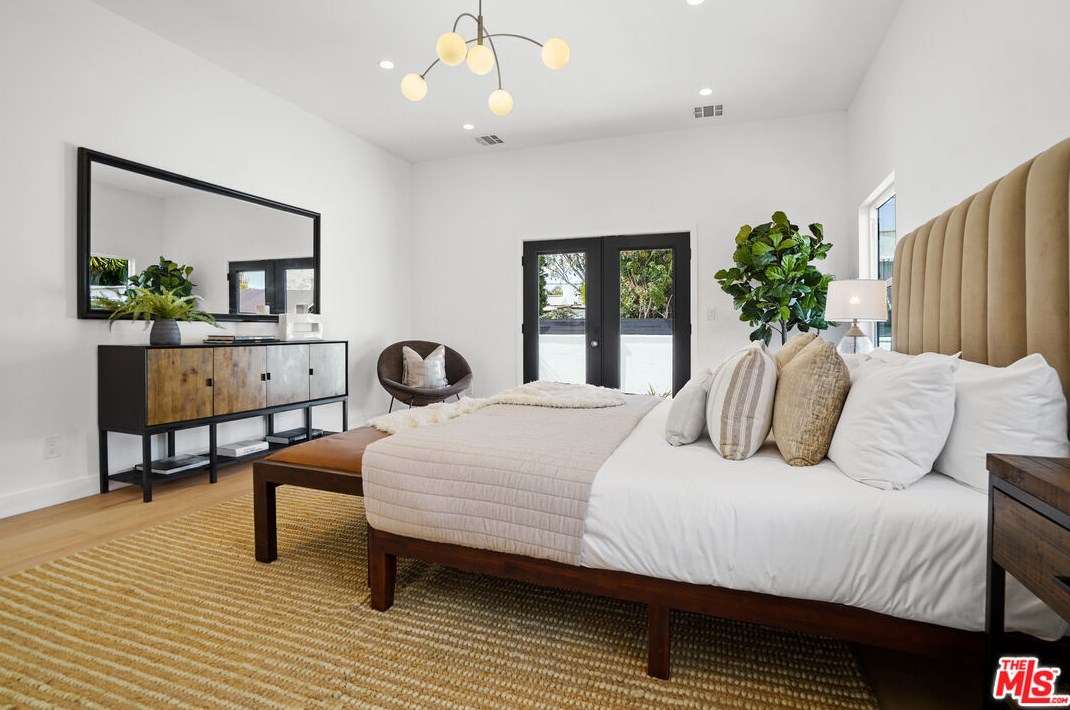 1535 Ellsmere Ave, Los Angeles CA  90019-3825 exterior