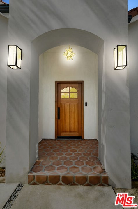 1535 Ellsmere Ave, Los Angeles CA  90019-3825 exterior