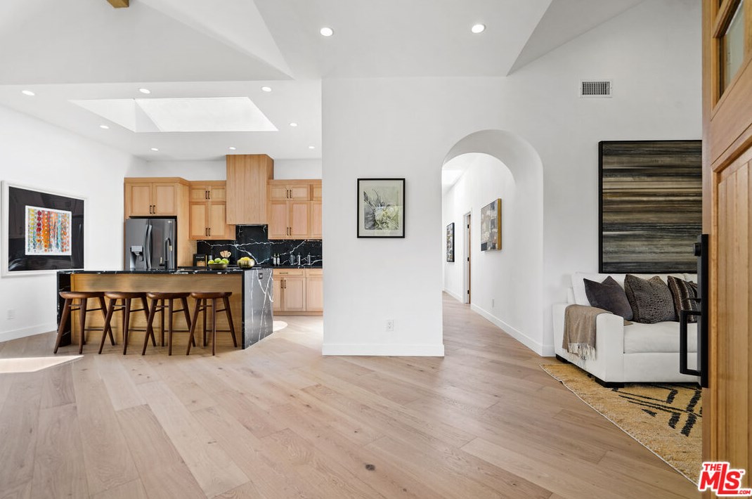 1535 Ellsmere Ave, Los Angeles CA  90019-3825 exterior