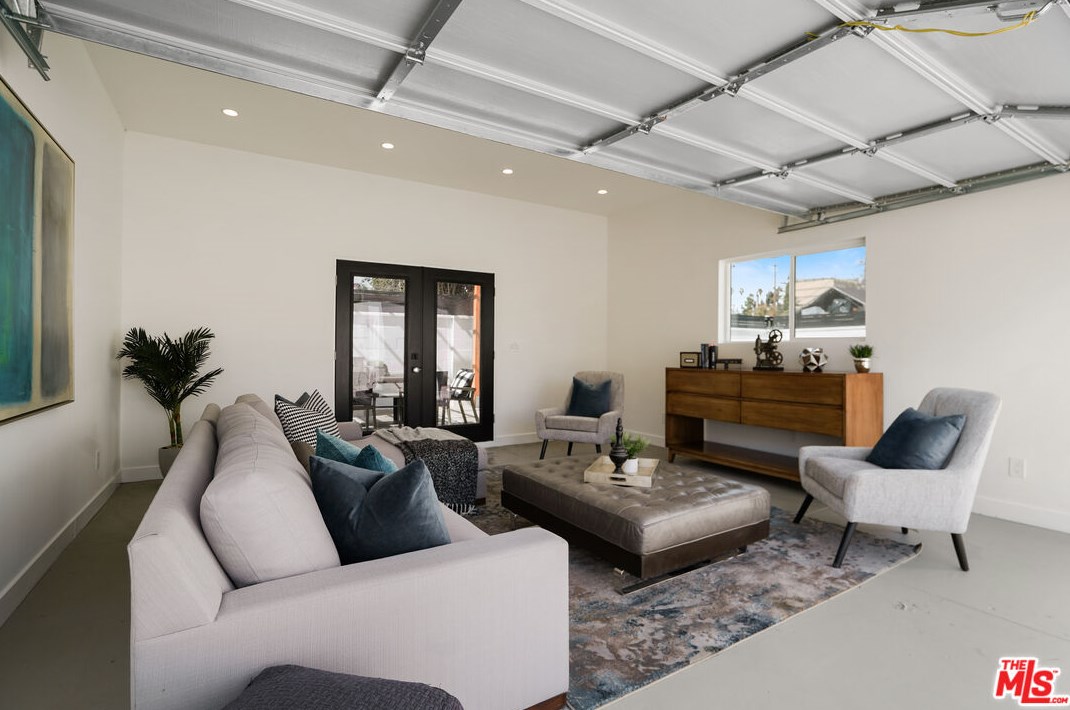 1535 Ellsmere Ave, Los Angeles CA  90019-3825 exterior