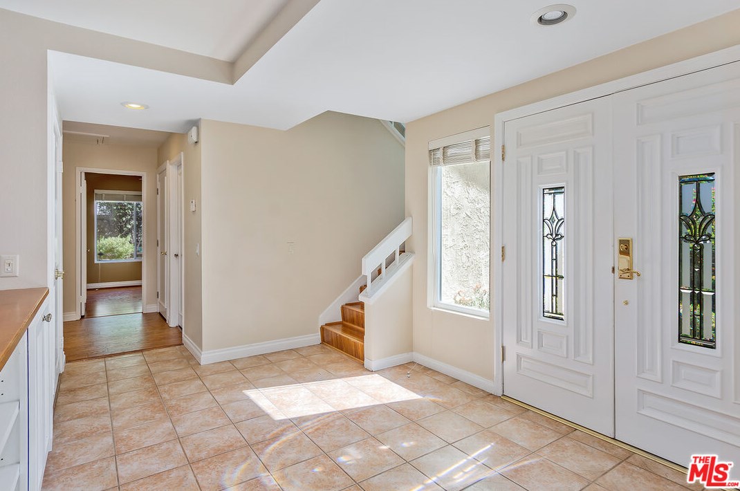 12139 Mission Ridge Way, San Fernando, CA 91344-1928