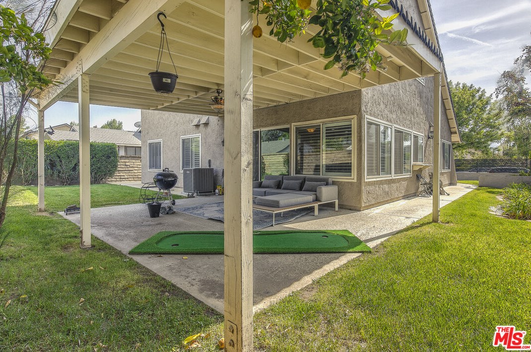 25438 Via Heraldo, Santa Clarita, CA 91355