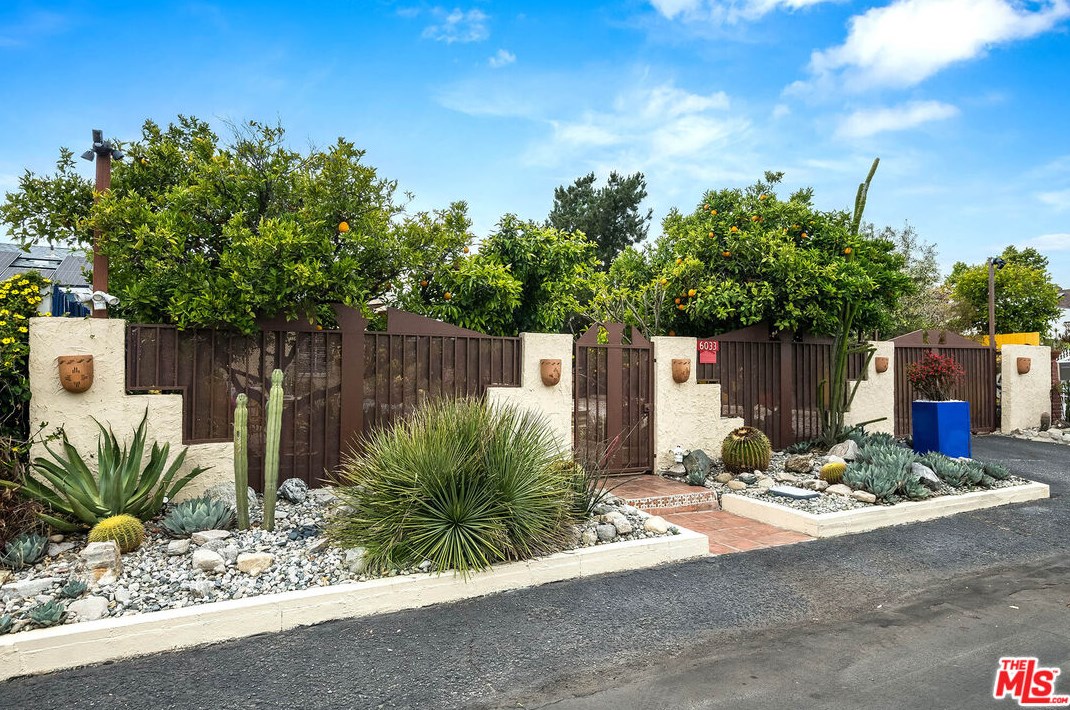 6033 Fulcher Ave, North Hollywood, CA 91606