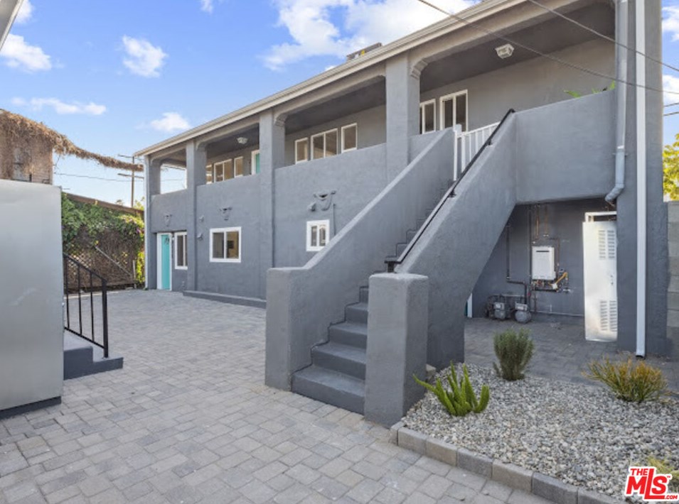 2117 S Longwood Ave, Los Angeles, CA 90016