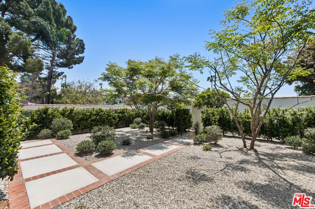 1611 Donaldson St, Los Angeles, CA 90026