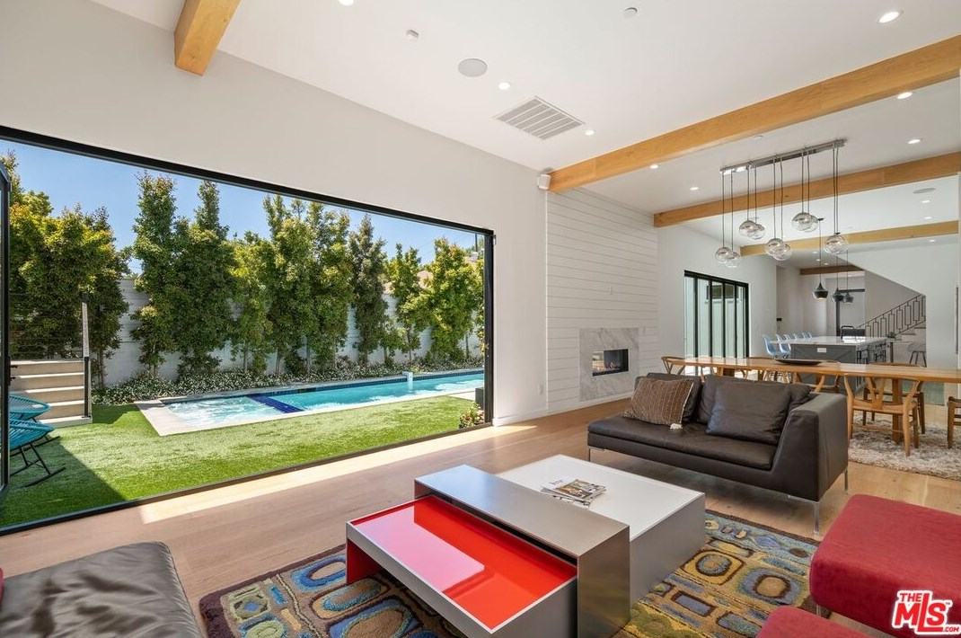 8898 Hubbard St, Los Angeles CA  90232-2402 exterior