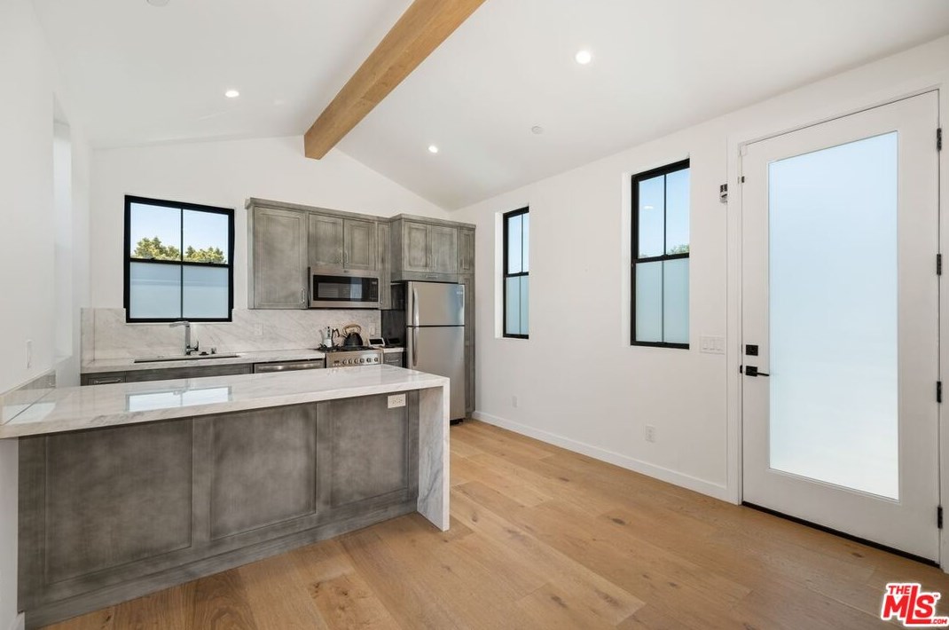 8898 Hubbard St, Los Angeles CA  90232-2402 exterior