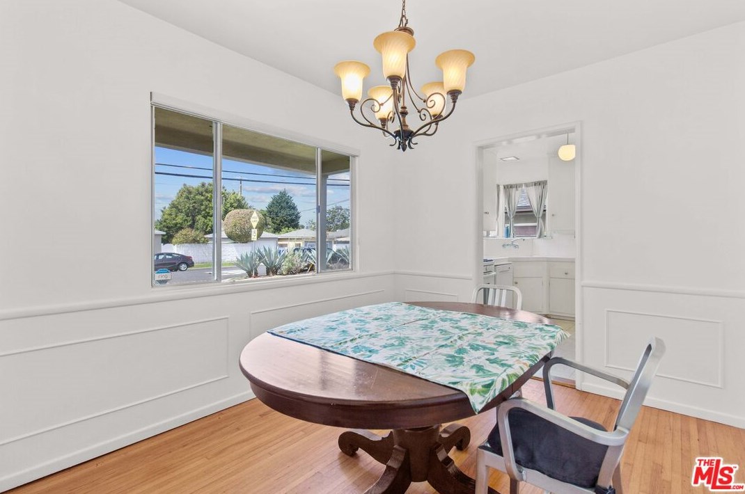 3472 Colonial Ave, Los Angeles CA  90066-1814 exterior