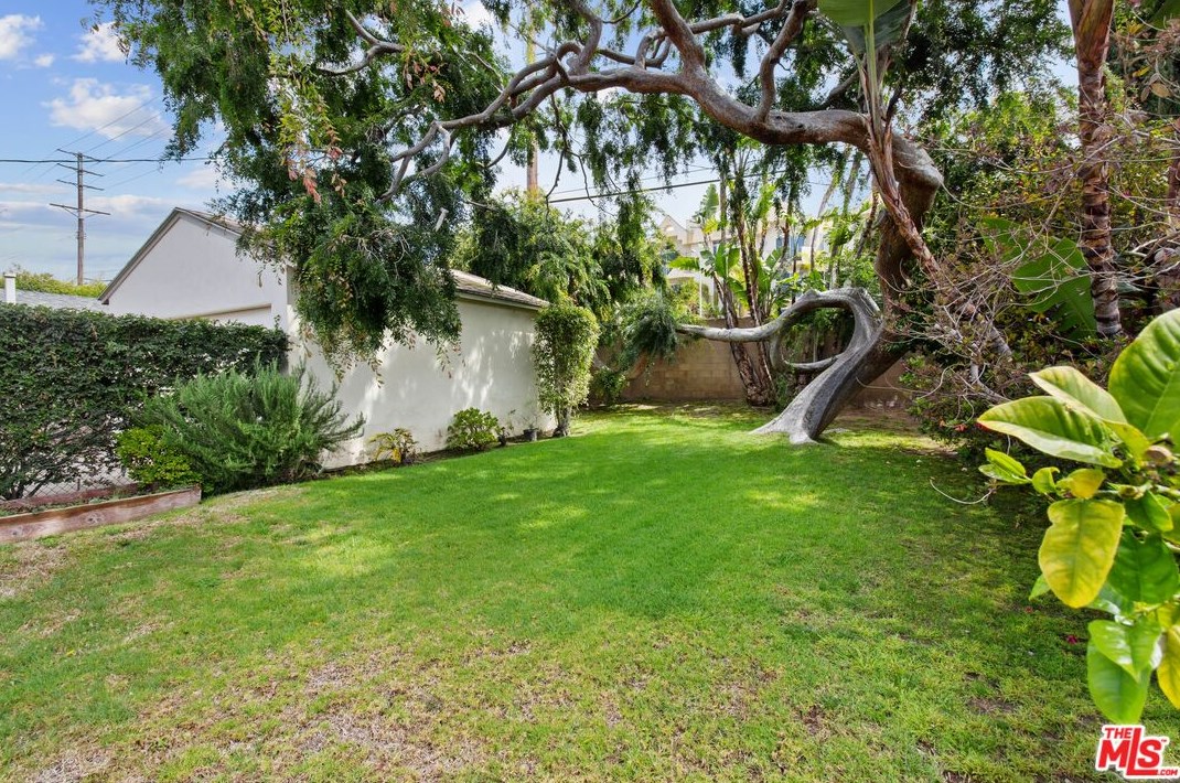 3472 Colonial Ave, Los Angeles CA  90066-1814 exterior