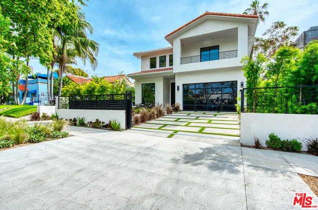 824 N Sycamore Ave, Los Angeles, CA 90038