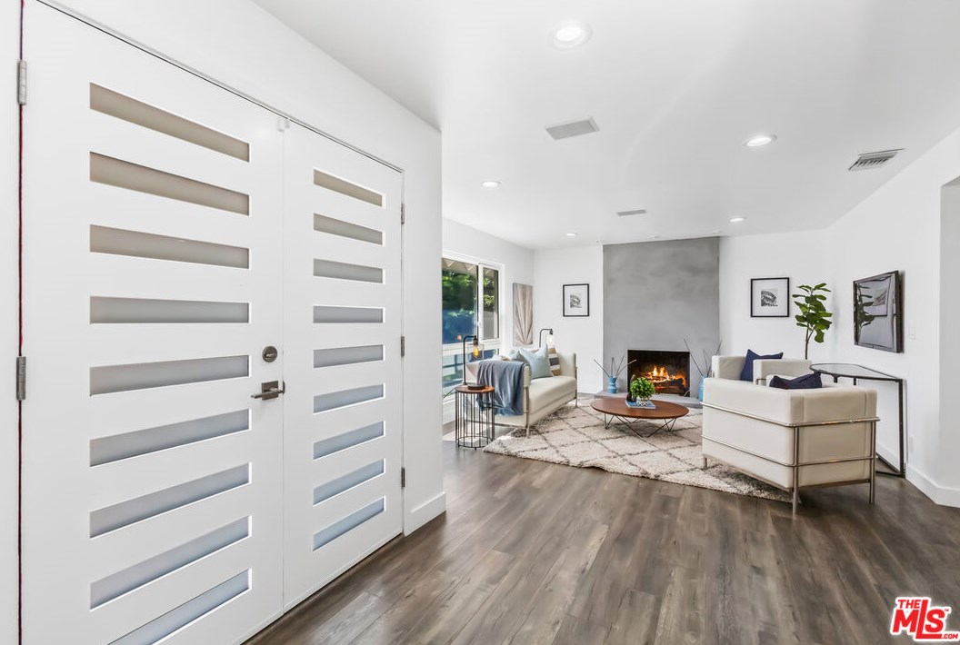 5348 Cangas Dr, Calabasas, CA 91301