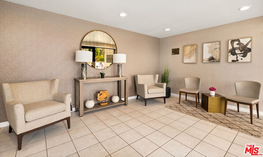 1663 Veteran Ave, Los Angeles CA  90024-5540 exterior