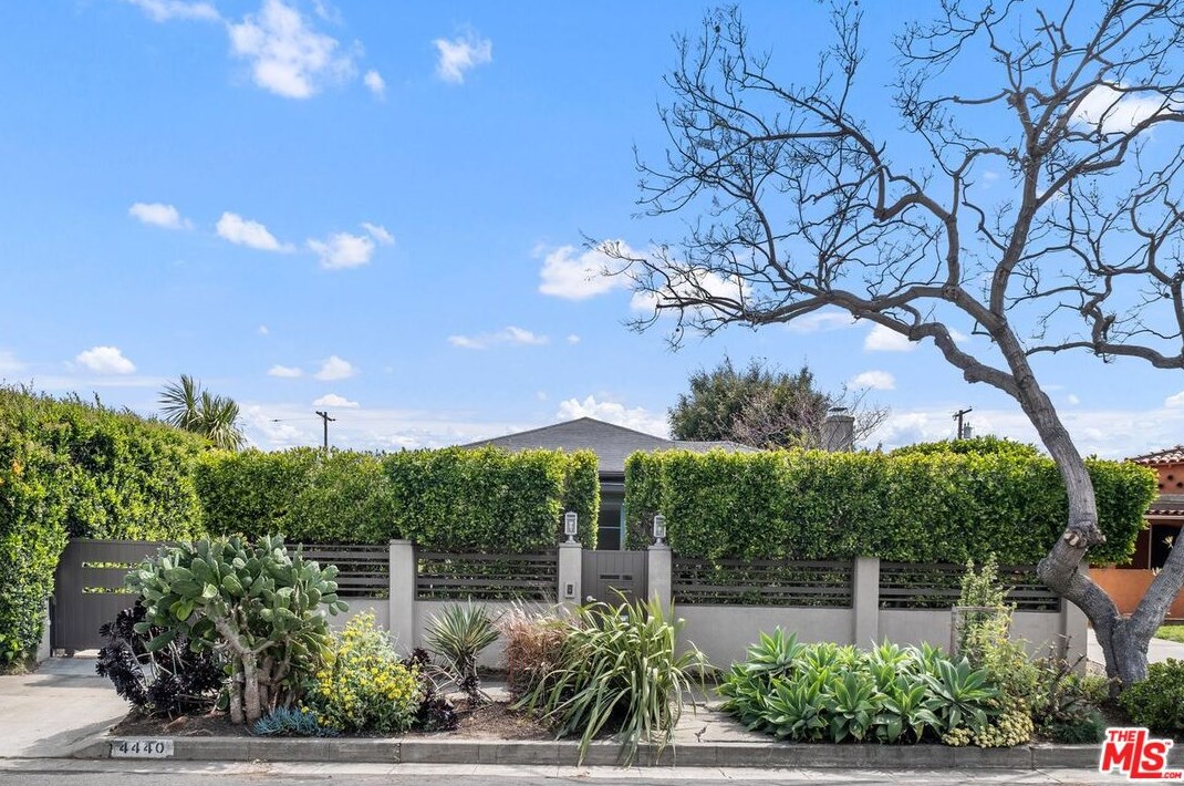 4440 61st St, Los Angeles, CA 90043-3506