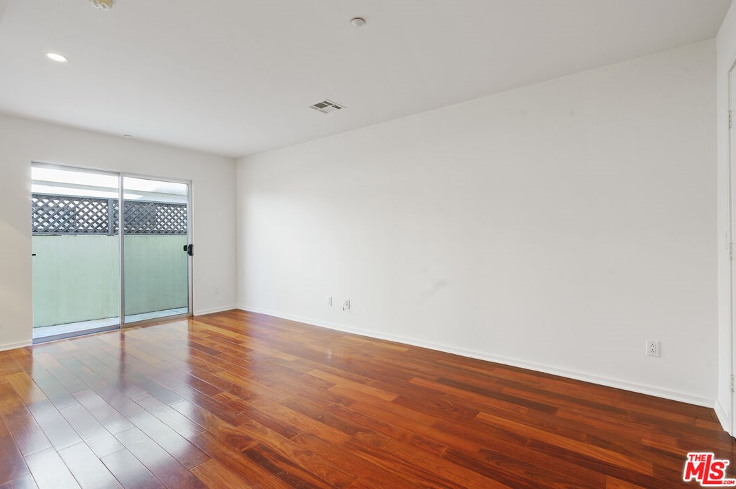1809 Overland Ave, Los Angeles CA  90025-4774 exterior
