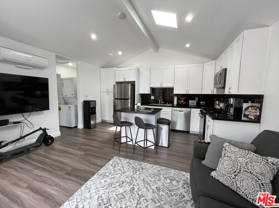 12512 Rubens Ave, Los Angeles, CA 90066
