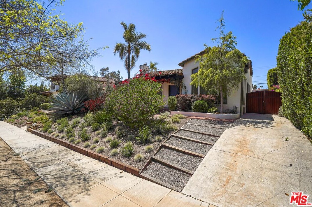 10553 Rountree Rd, Los Angeles, CA 90064-3303
