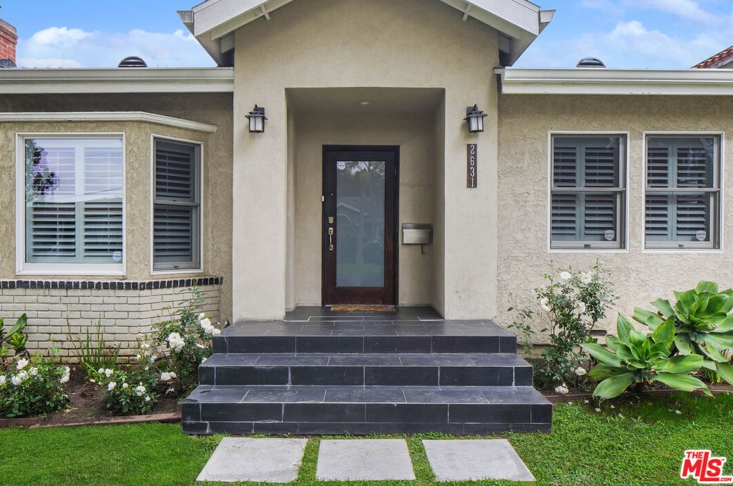 2631 Castle Heights Pl, Los Angeles, CA 90034-1838