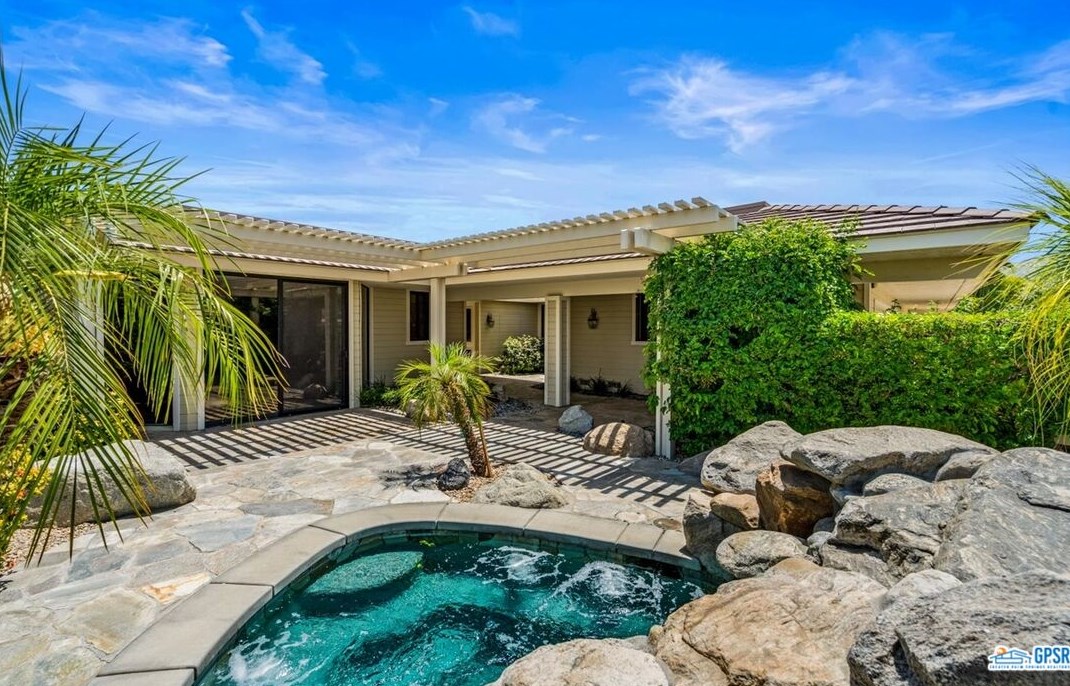 21 Creekside Dr, Rancho Mirage, CA 92270