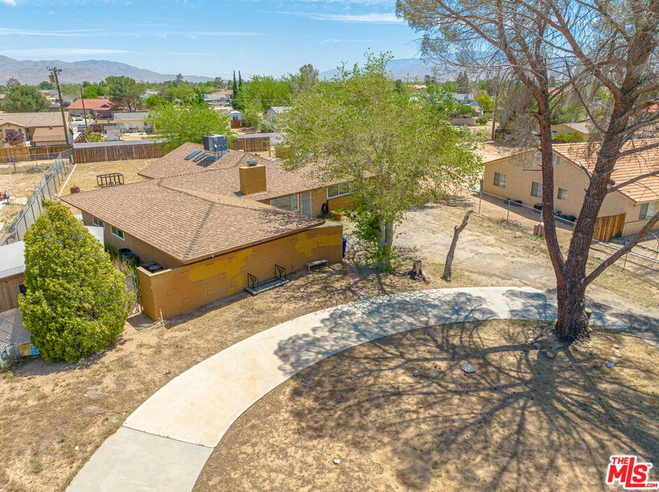 12579 Kewanna Rd, Apple Valley, CA 92308