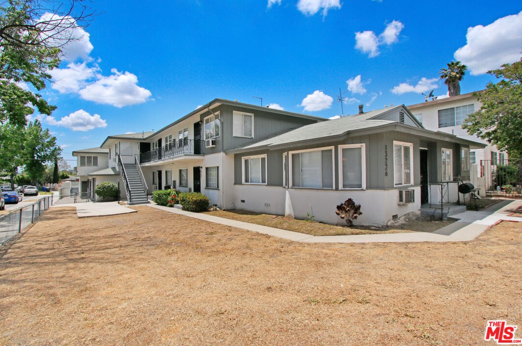 13226 Vanowen St, North Hollywood, CA 91605