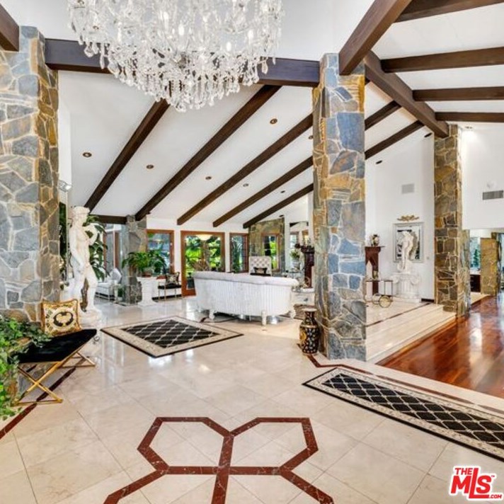 11486 Awenita Ct, Chatsworth, CA 91311-1220