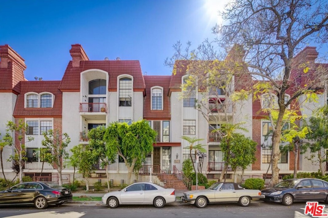2031 Bentley Ave, Los Angeles CA  90025-5649 exterior
