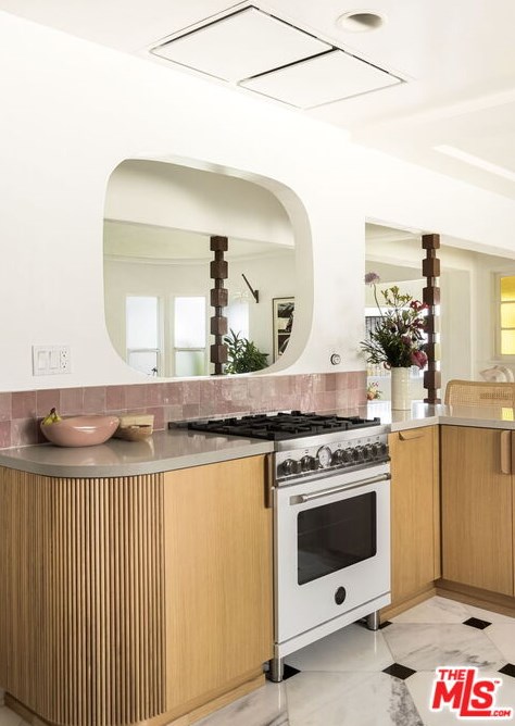 2133 Mayview Dr, Los Angeles CA  90027-4635 exterior