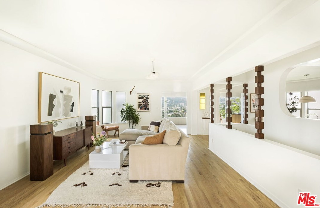 2133 Mayview Dr, Los Angeles CA  90027-4635 exterior