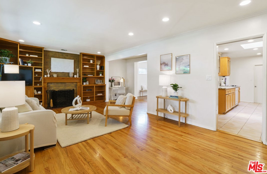 19606 Enadia Way, Los Angeles CA  91335-3621 exterior