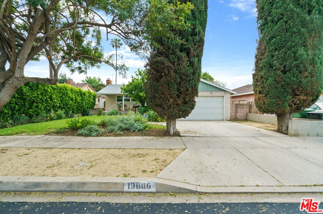 19606 Enadia Way, Los Angeles CA  91335-3621 exterior