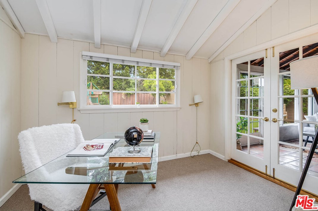 4400 Beeman Ave, North Hollywood CA  91604-1304 exterior