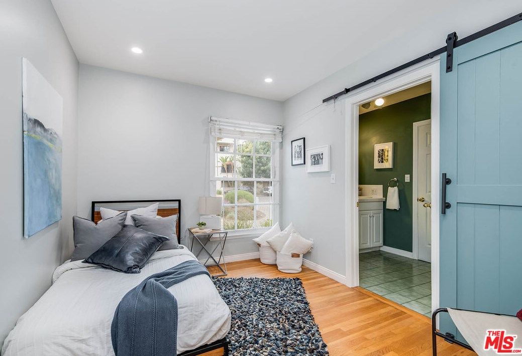 4400 Beeman Ave, North Hollywood CA  91604-1304 exterior