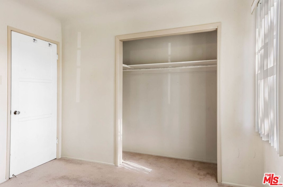 4166 60th St, Los Angeles CA  90043-3602 exterior