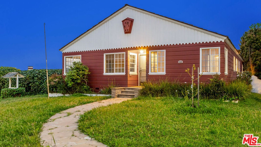 4166 60th St, Los Angeles CA  90043-3602 exterior