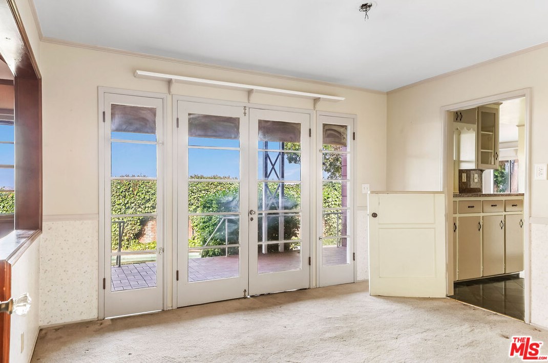 4166 60th St, Los Angeles CA  90043-3602 exterior