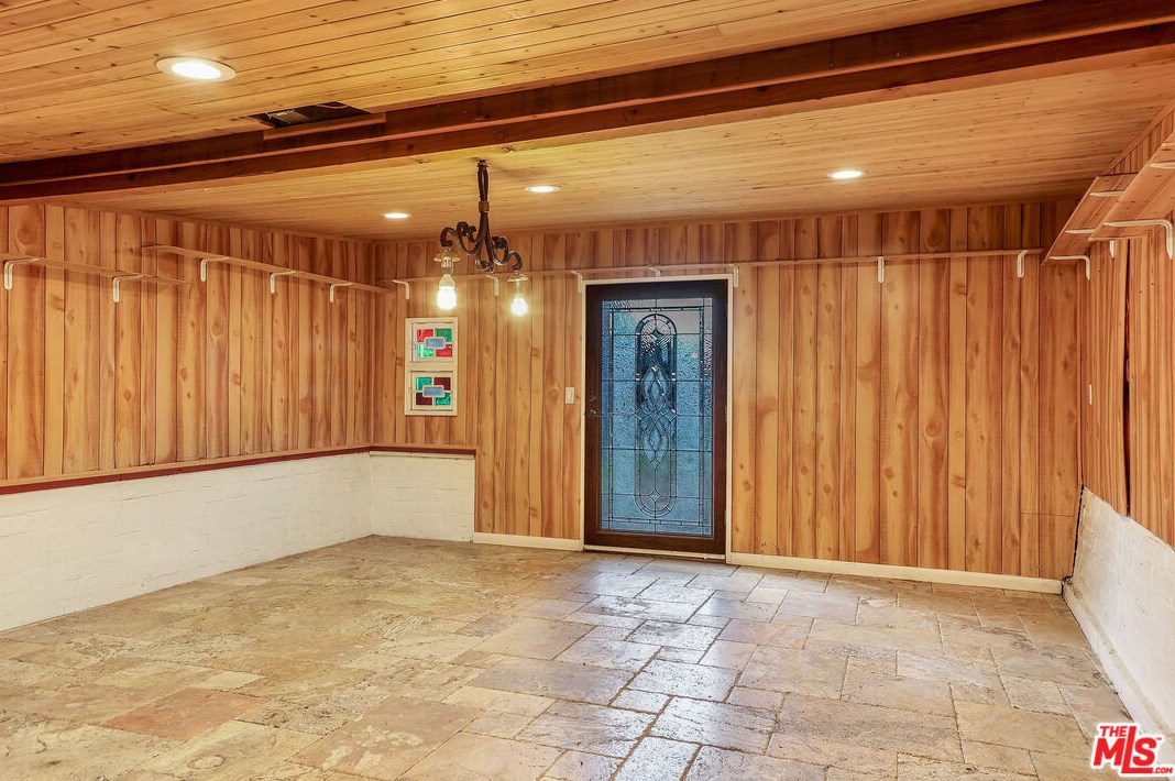 4166 60th St, Los Angeles CA  90043-3602 exterior