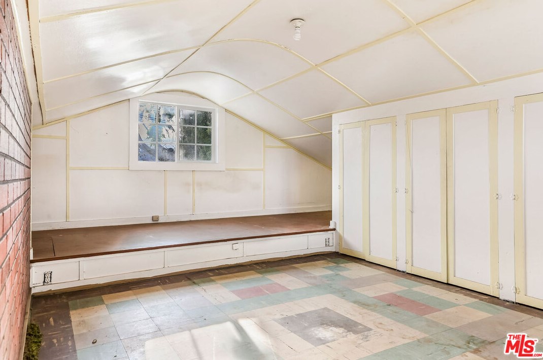 4166 60th St, Los Angeles CA  90043-3602 exterior