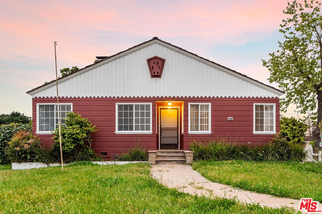 4166 60th St, Los Angeles CA  90043-3602 exterior