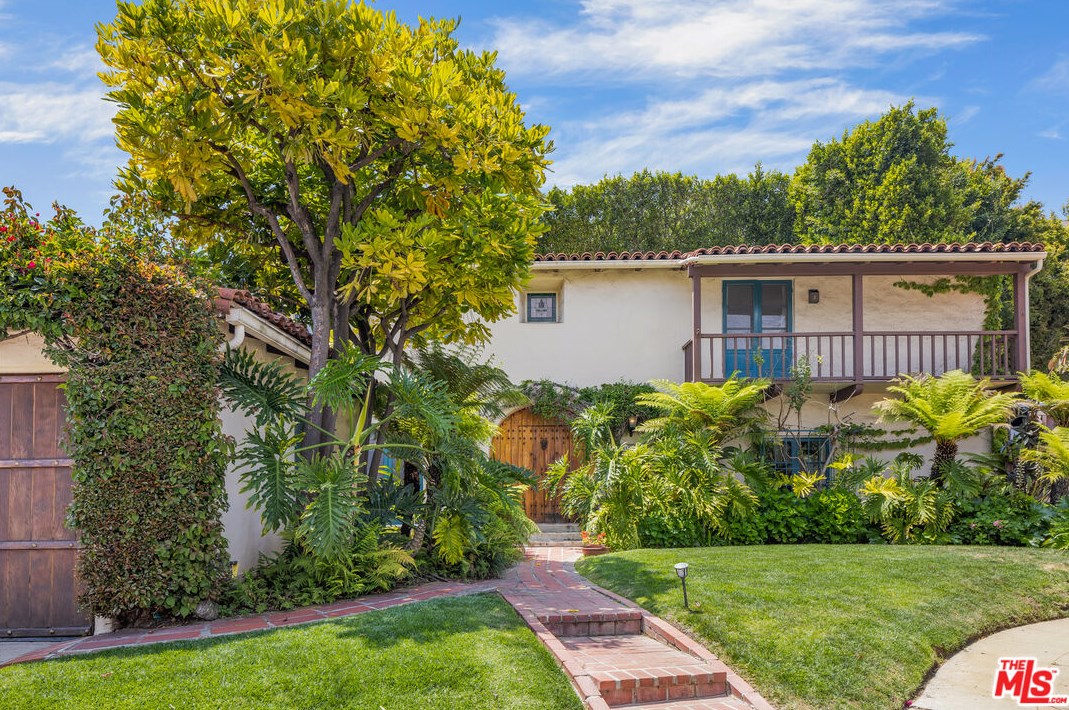 1539 Calmar Ct, Los Angeles, CA 90024-5347